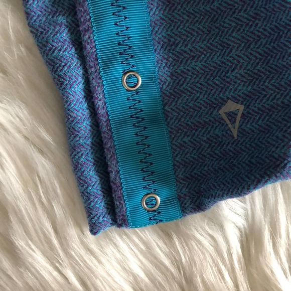 Button Up Cowl - Picture 4 of 4